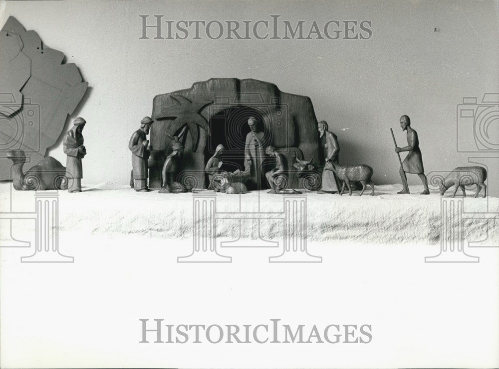 1976 Press Photo Wooden nativity figurines by Swiss wood carver Fritz Kehrli - Historic Images