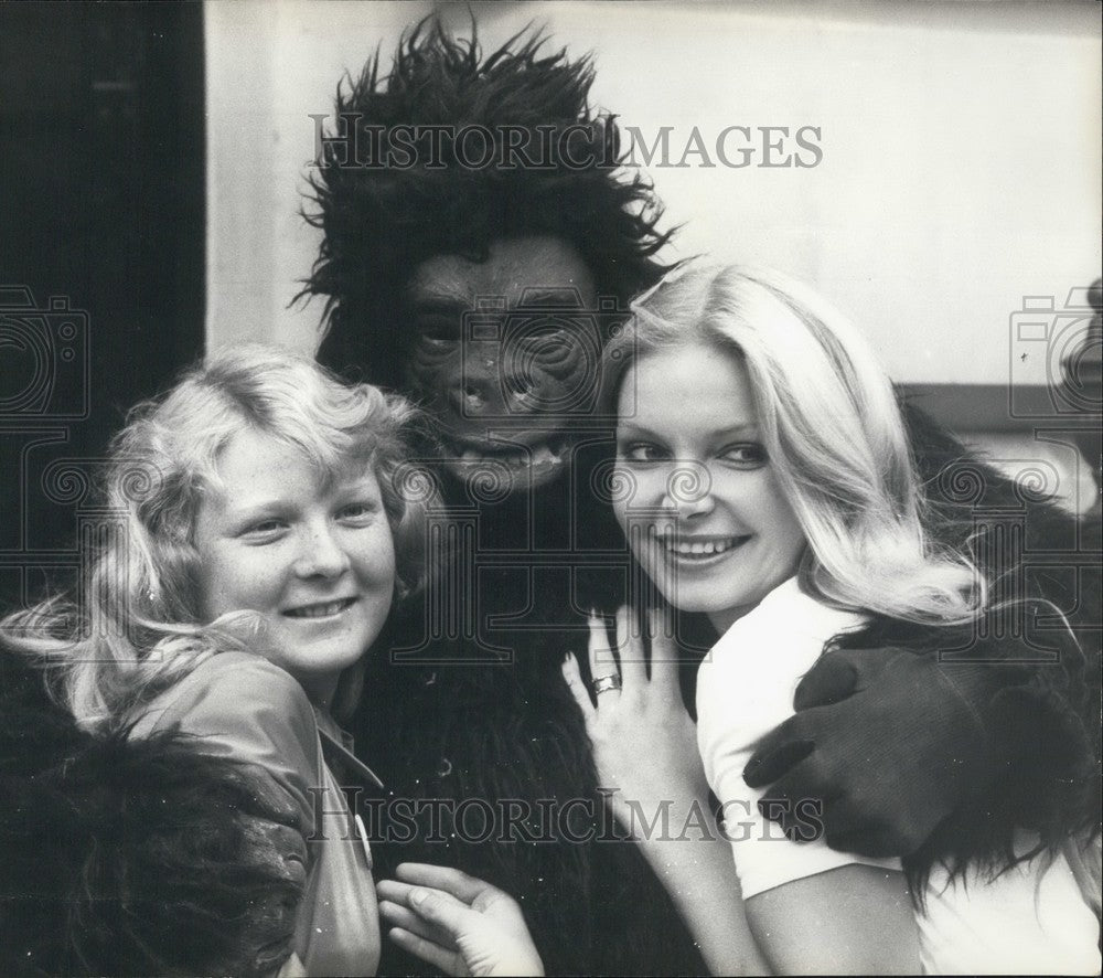 1976 ex-Miss World Eva Rueber-Staier at Junglies Club - Historic Images