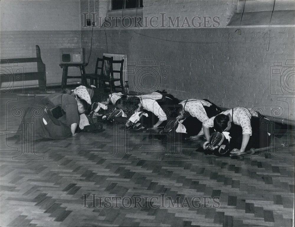 Kendo Team Students Bow To Master Ronald Knutsen Martial Arts - Historic Images