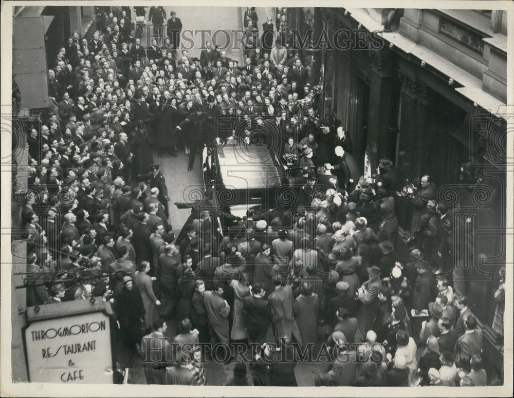 1953 Press Photo Princess Margaret Visiting London Stock Exchange In Coach-Historic Images