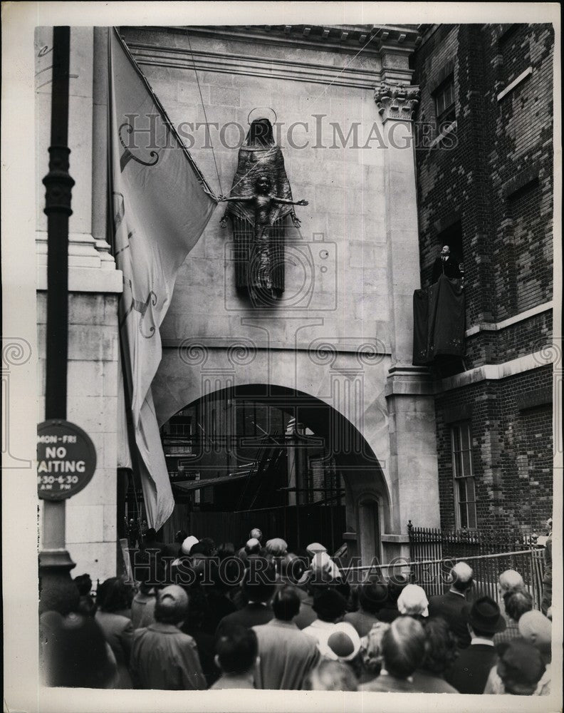 1953, R.A. Butler Chancellor Exchequer Unveil Madonna Child Sculpture - Historic Images