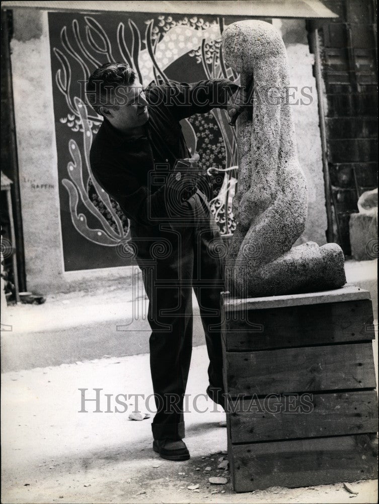 1961 Well-Known Paris Sculptor Juvin Works On "Motherhood" Statue - Historic Images