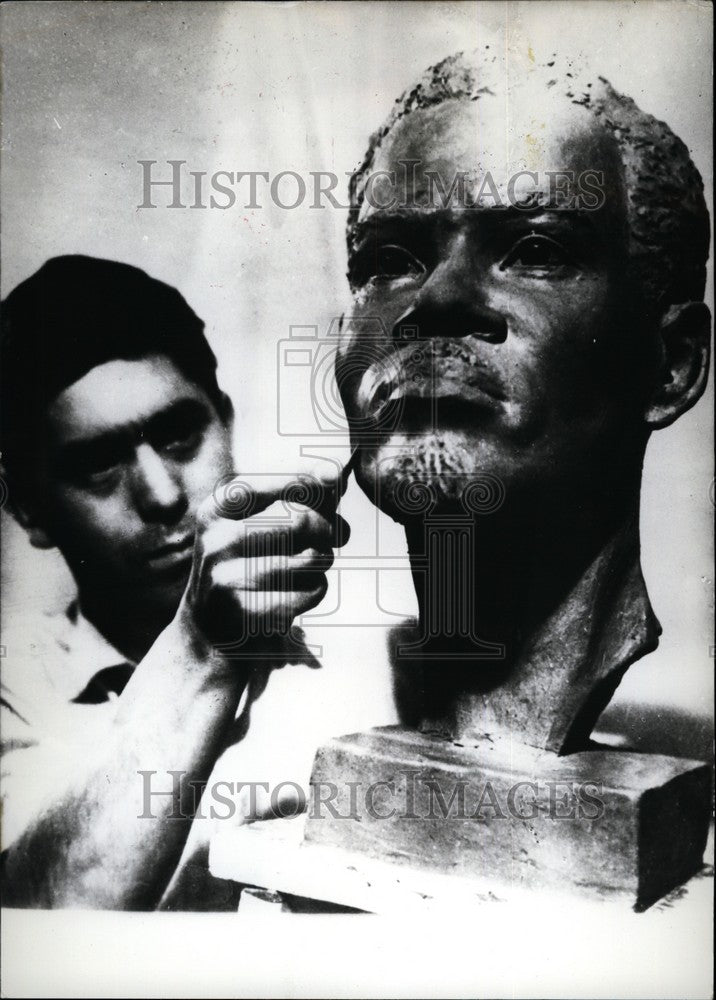 1961 Soviet Sculptor Gumer Muametshin Makes Bust of Lumamba - Historic Images