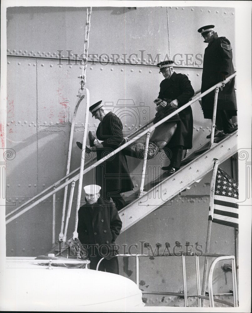 1961 Press Photo Protester that was Sitting in Nuclear Sub "Patrick Keary" - Historic Images