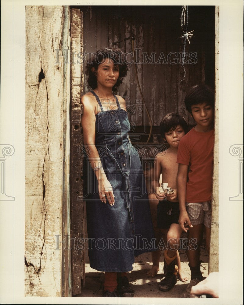 Mother & Children Stand in Doorway-Historic Images