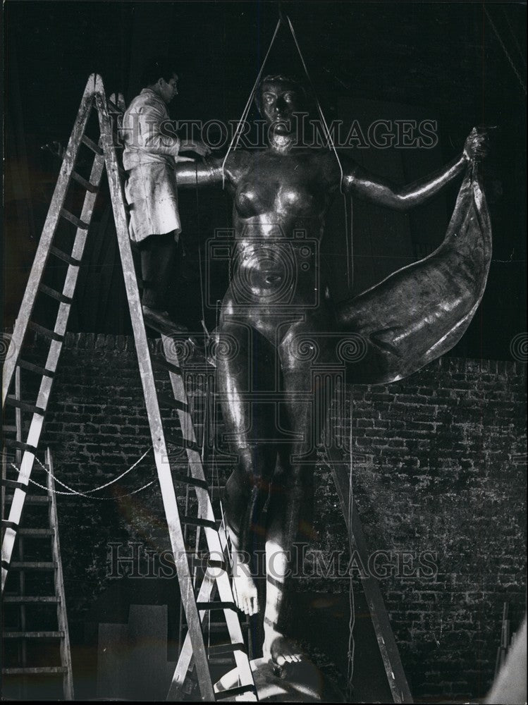 1956 Press Photo Goddess of Luck "Fortuna" to be Paced Charlottenburg Castle-Historic Images