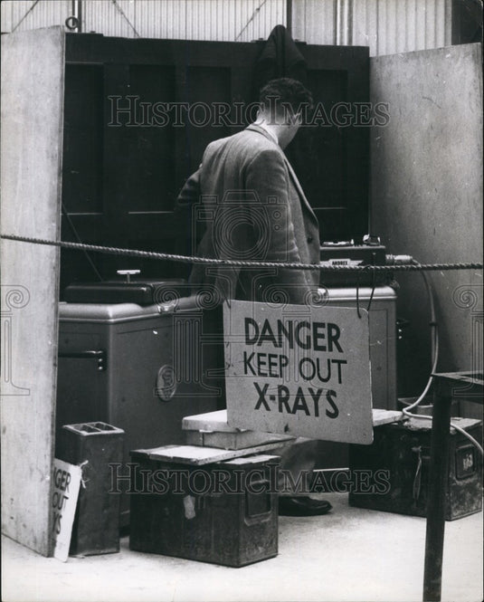 Press Photo Every Bolt is X-rayed - KSB65555 - Historic Images