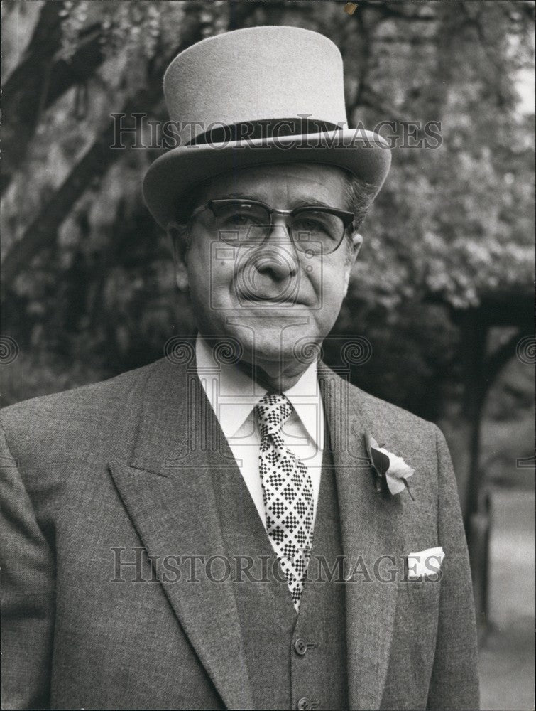 Monsieur Alexander Garai, Chef dos Bure aux Europeans  - Historic Images