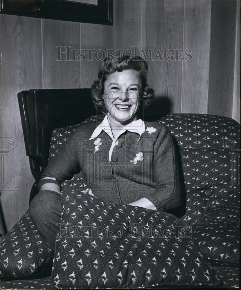 1961, Actress June Allyson Sitting In Armchair - KSB65681 - Historic Images