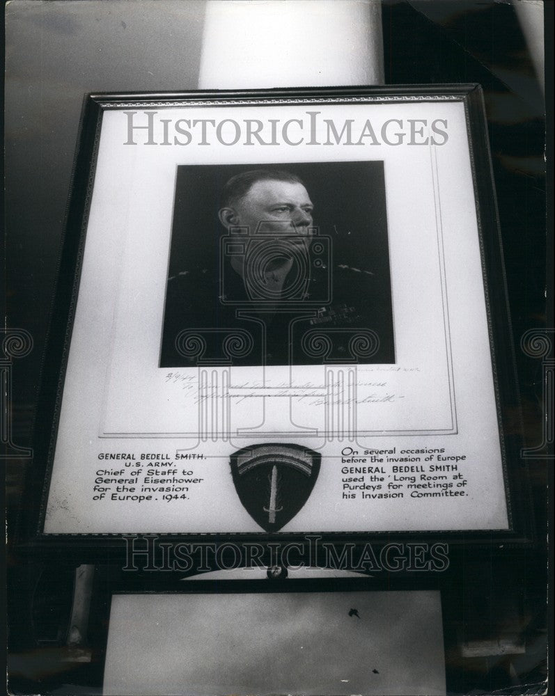 Press Photo Purdays many very famous customers General Bedell Smith - Historic Images