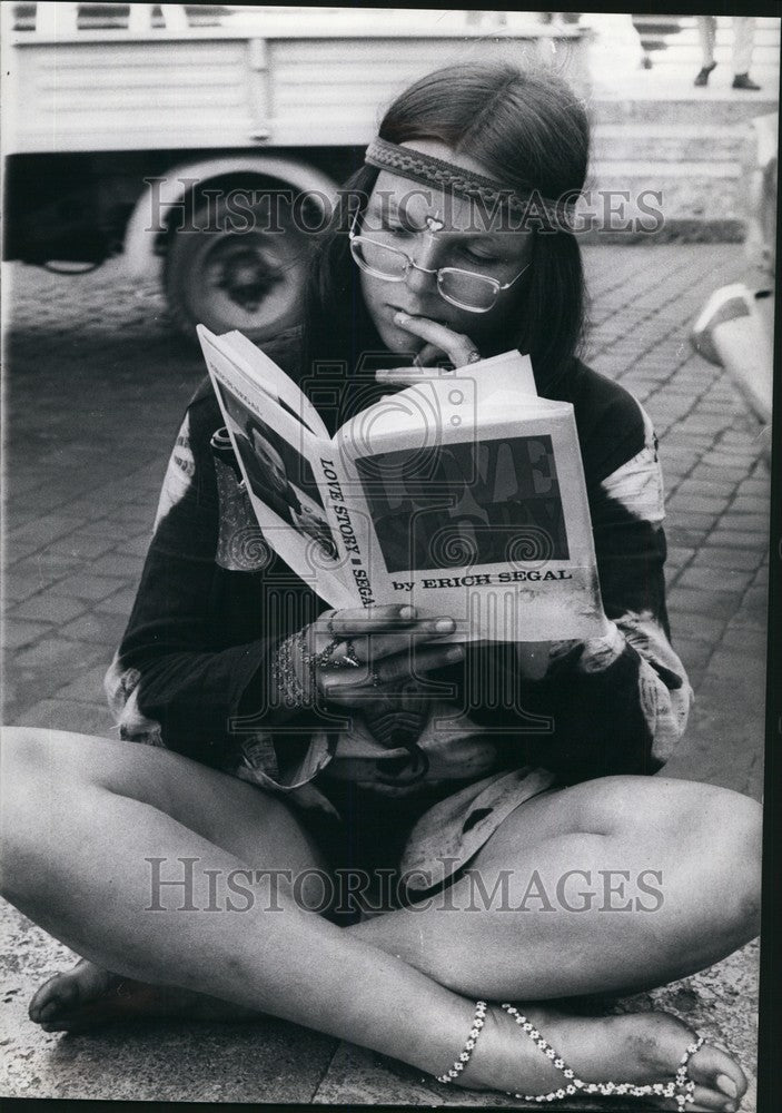 1970,CTourist Doing Yoga Near La Barcaccia Fountian - KSB65747 - Historic Images