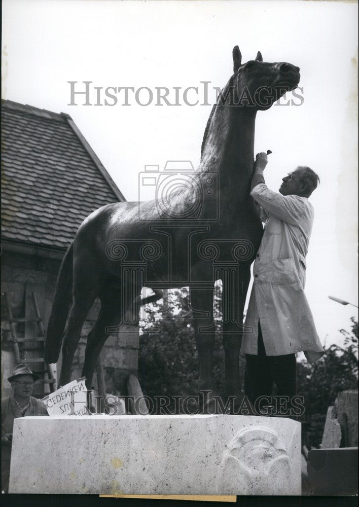 1960 A memorial of the cavalry - Historic Images