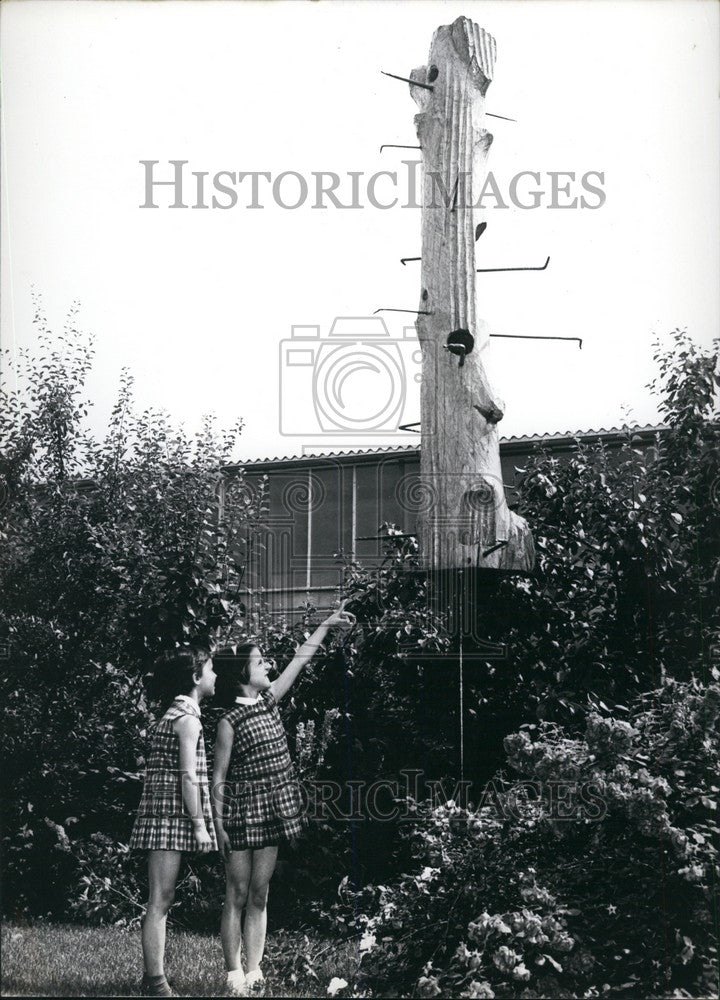 1963 Press Photo Skyscraper Designed For Songbird Sculpted Walter Sack-Historic Images