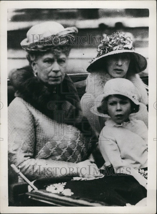 Press Photo Queen Mary Princess Royal Princess Elizabeth - KSB66753-Historic Images