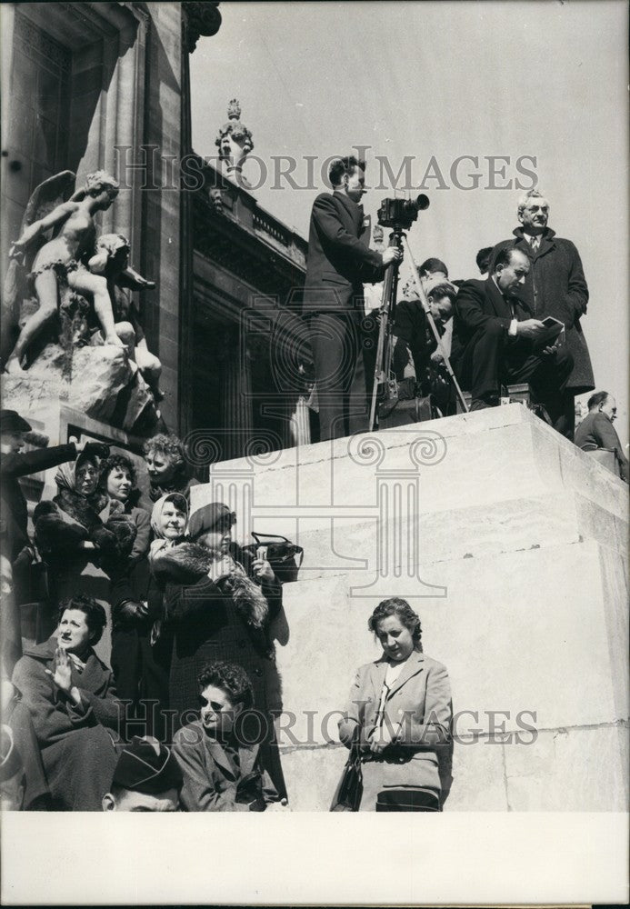 1957graphers/Royal Visit/Grand Palais - Historic Images