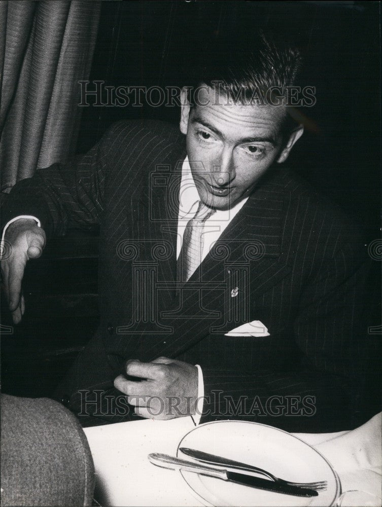 1954 Press Photo Yugoslav Ex-King Peter II Eating Dinner - Historic Images