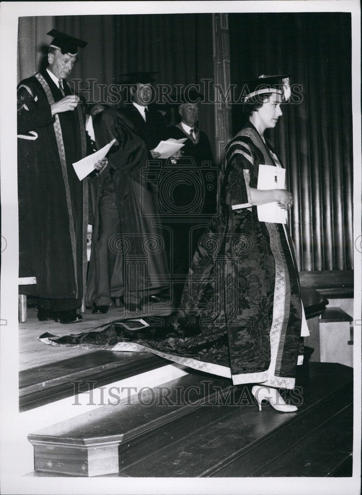 1958, Princess Margaret Presents Degree - KSB67145 - Historic Images