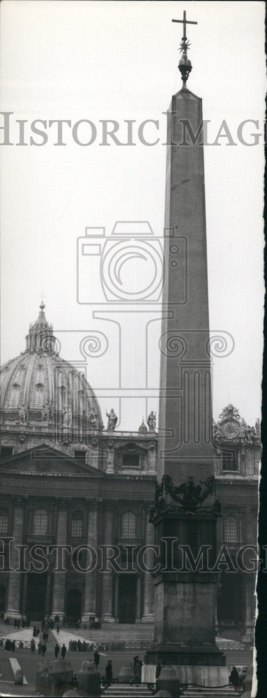 1962, San Peter Square Obelisco Statue - KSB67235 - Historic Images