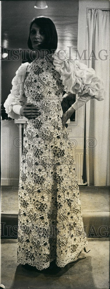 1972 Serge Lepage White Lace Floor-Length Evening Gown - Historic Images