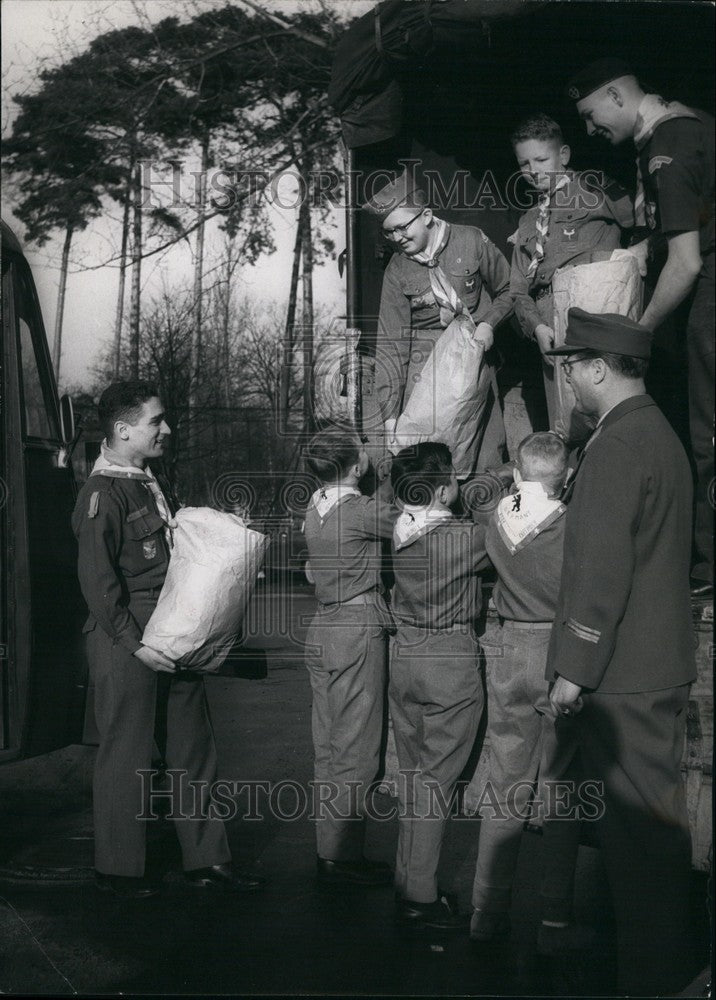1959 American Boy Scouts/German Red Cross/Mr. Stann/Refugee Camp - Historic Images