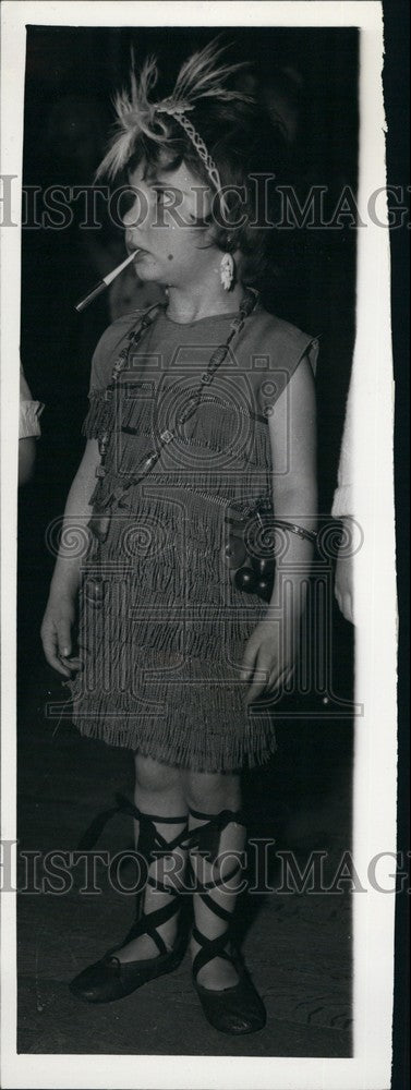 Press Photo Stella Maria Brusa Competes Fancy Dress Competition League Pity - Historic Images