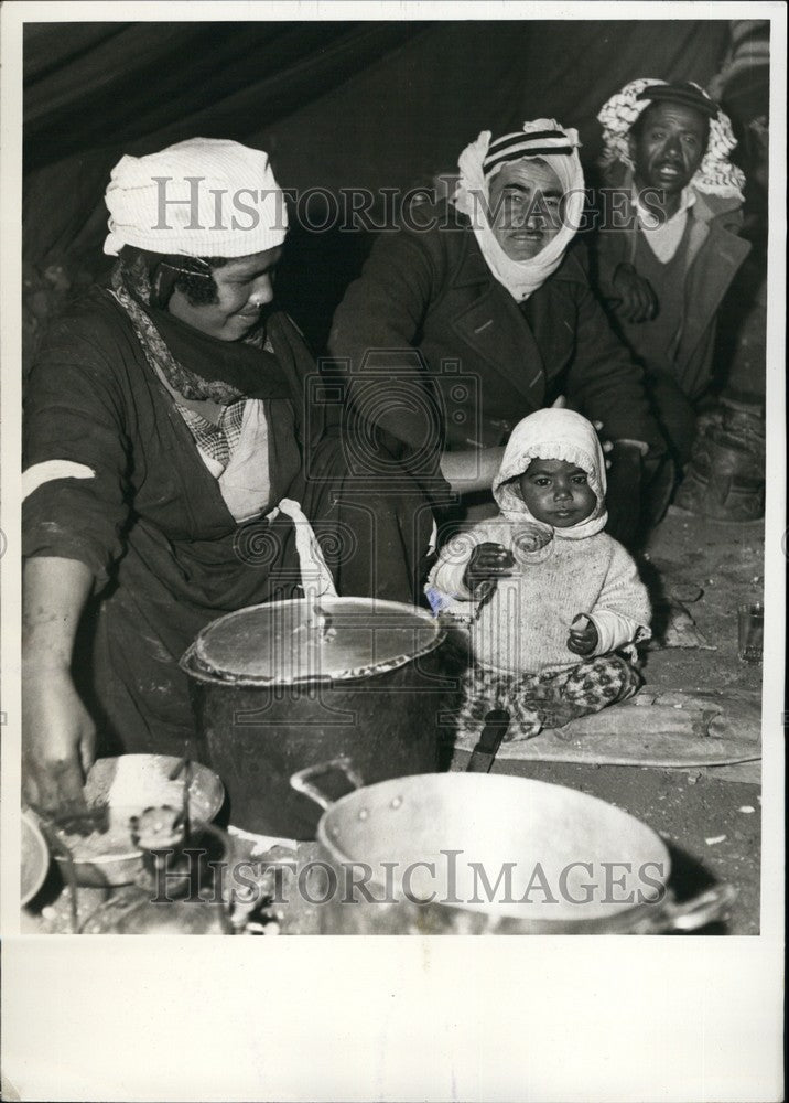 Press Photo Refugee Family Inside Tent Al Husn Refugee Camp During Snow Storm - Historic Images