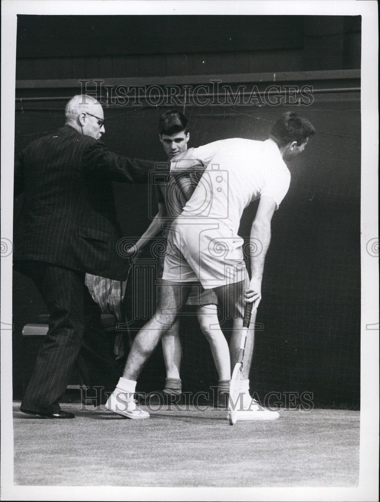 1960 Press Photo .Buccholz Injured at Wimbledon - KSB67703-Historic Images