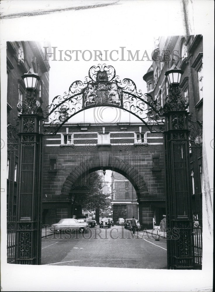Press Photo Scotland Yard - KSB67833- Historic Images