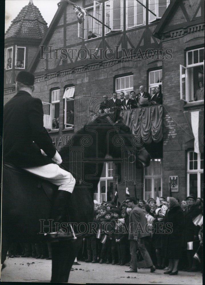 1966 Press Photo Karl Guhl at festive celebration in small west German town- Historic Images