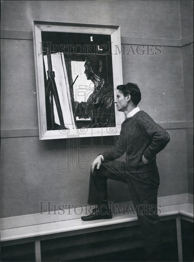 Press Photo Michael Osterwell Painter With Painting Leighton House Art Gallery - Historic Images