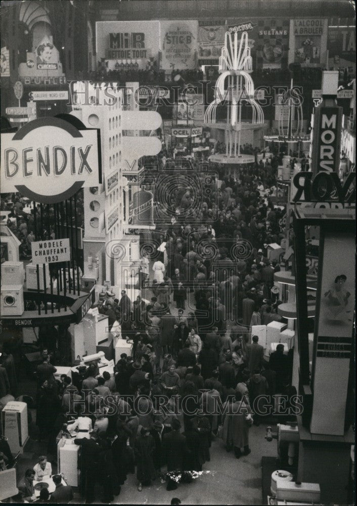 1953 Press Photo crowd at Household Arts Show at Grand Palais - Historic Images