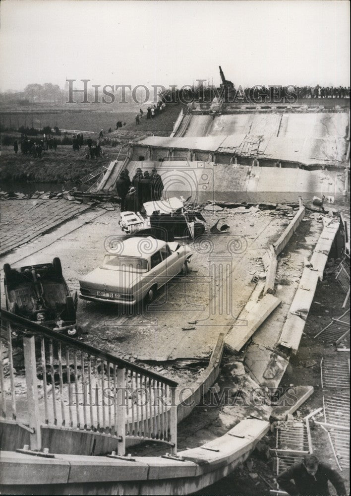 1966 Press Photo Bridge On King Baudouin Highway Belgium After Collapse - Historic Images