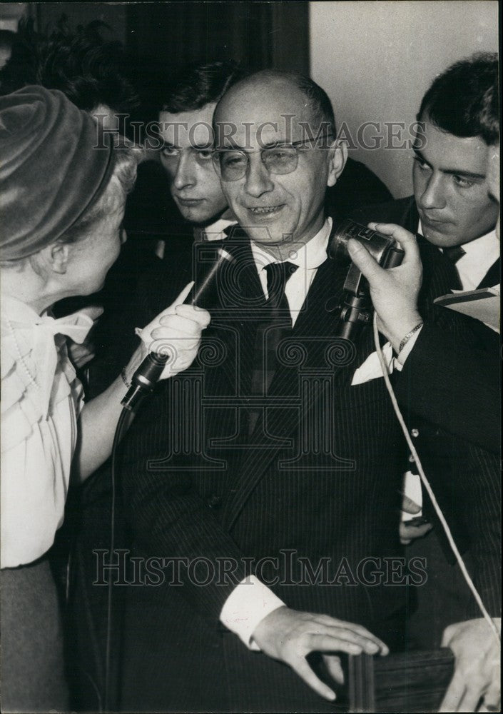 1959 Femina Prize awarded to Bernard Privat - Historic Images