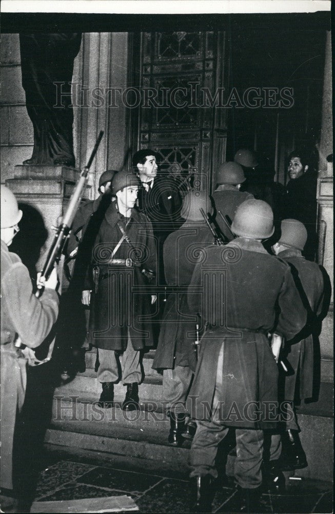 1966 Press Photo Armed Forces Occupy Argentina Parliament - KSB68561-Historic Images