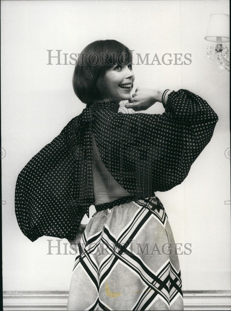 1973 Press Photo Hardy Amies Spring and Summer Collection - KSB68843 - Historic Images