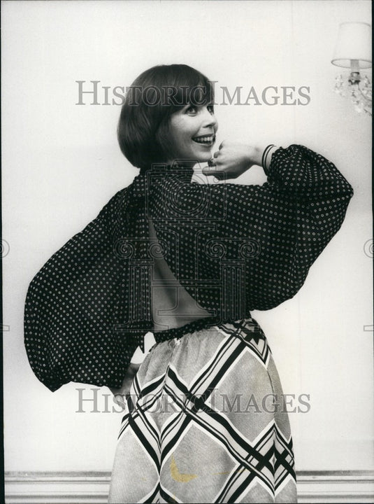 1973 Press Photo Hardy Amies Spring and Summer Collection - KSB68843 - Historic Images