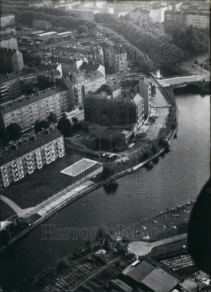 1961 Press Photo West-Berlin bank swimming - KSB68951 - Historic Images