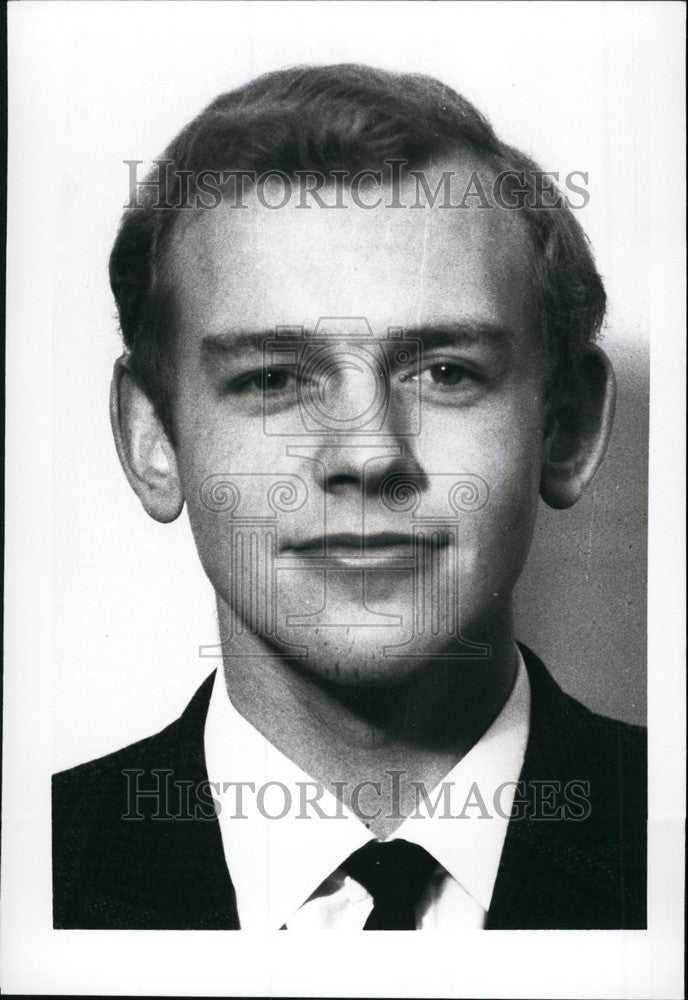 Press Photo BOAC Second Officer John H S Lindsay. - Historic Images