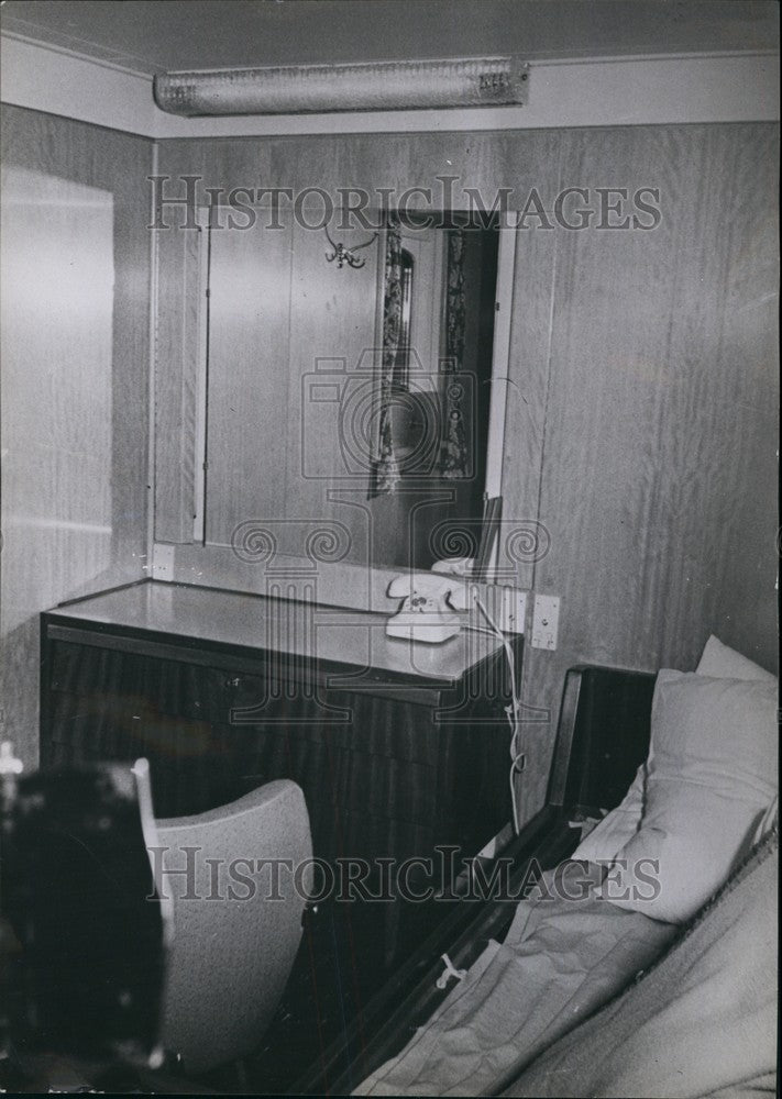 1952 Cabin on theShip Julius Caeser - Historic Images