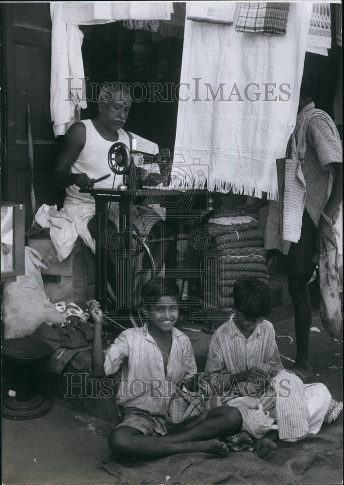  Indian boys in Mysore hemming garments - Historic Images