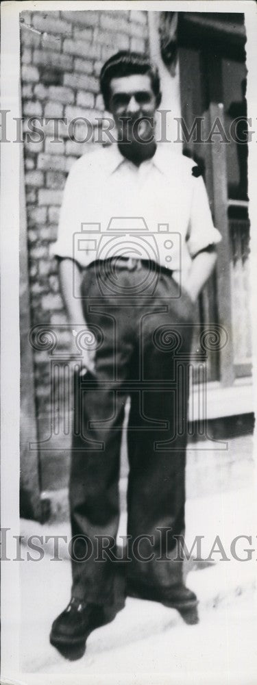 1953 Kidnapped London Airman LAC Rigden Candid With Cigarette - Historic Images