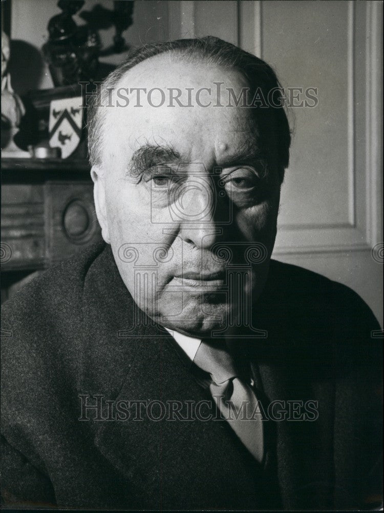Press Photo Royal Academy President Professor Richardson In His Study - Historic Images