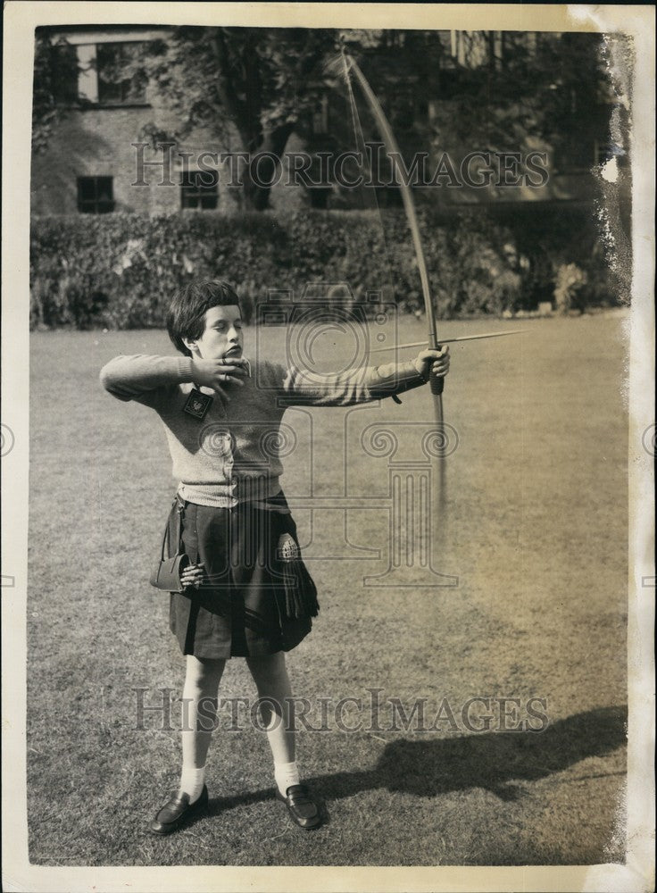 1957 Jenny Boehm/Junior Archery Champion - Historic Images