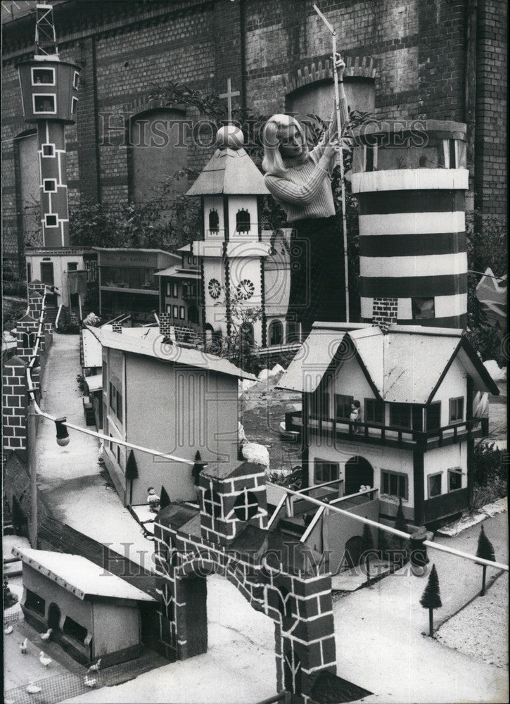 1966 Woman Measuring Heinz Becker's Constructed Liliput. - Historic Images