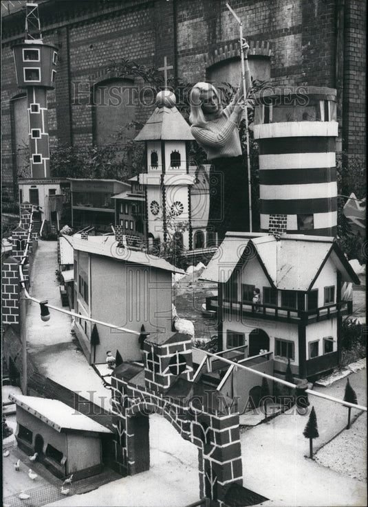 1966 Woman Measuring Heinz Becker's Constructed Liliput. - Historic Images