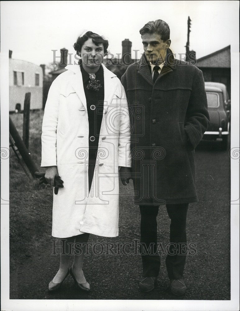 Press Photo Anna Pryce & Fiance Antinius Groen Shown at Wedding - KSB70663-Historic Images