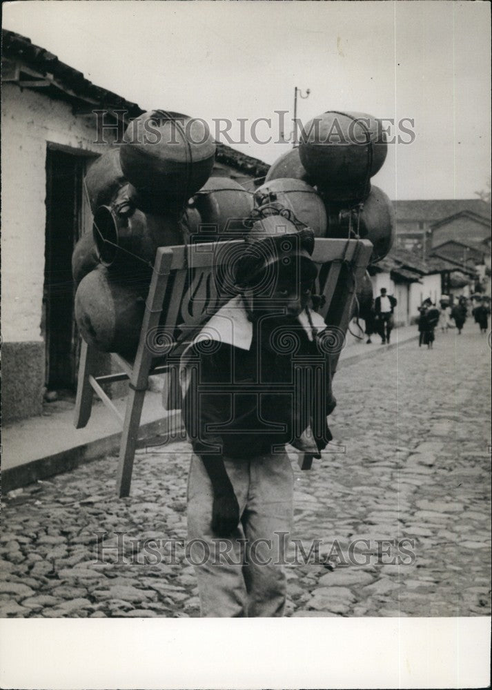 Press Photo Native Woman of Chichicastenango En Route to Market - KSB70677 - Historic Images