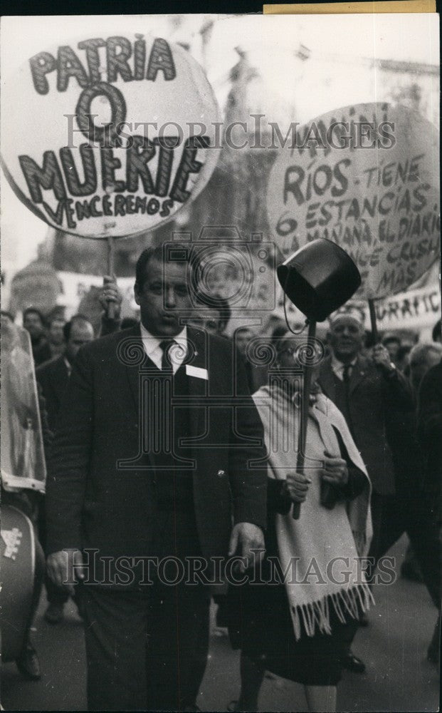 1967 Press Photo Demonstration Against Uruguayan Official Policy - KSB70681 - Historic Images