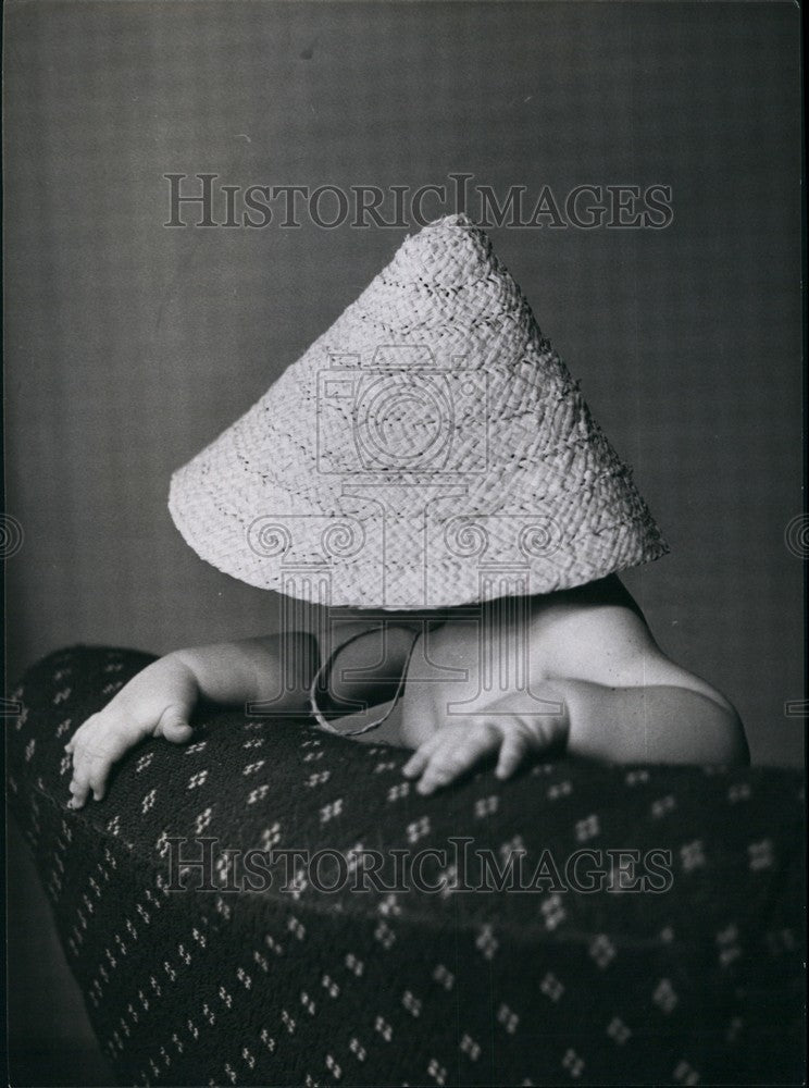 Press Photo Baby Susan in a cute hat - Historic Images