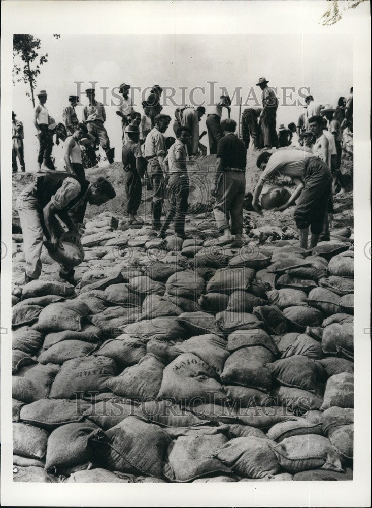 1957 Floods in the Po Delta - Italy - Historic Images